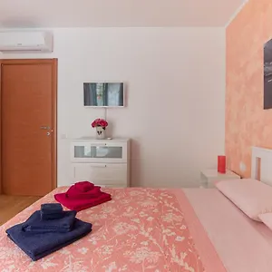 valery-house.hotelitalianriviera.com/